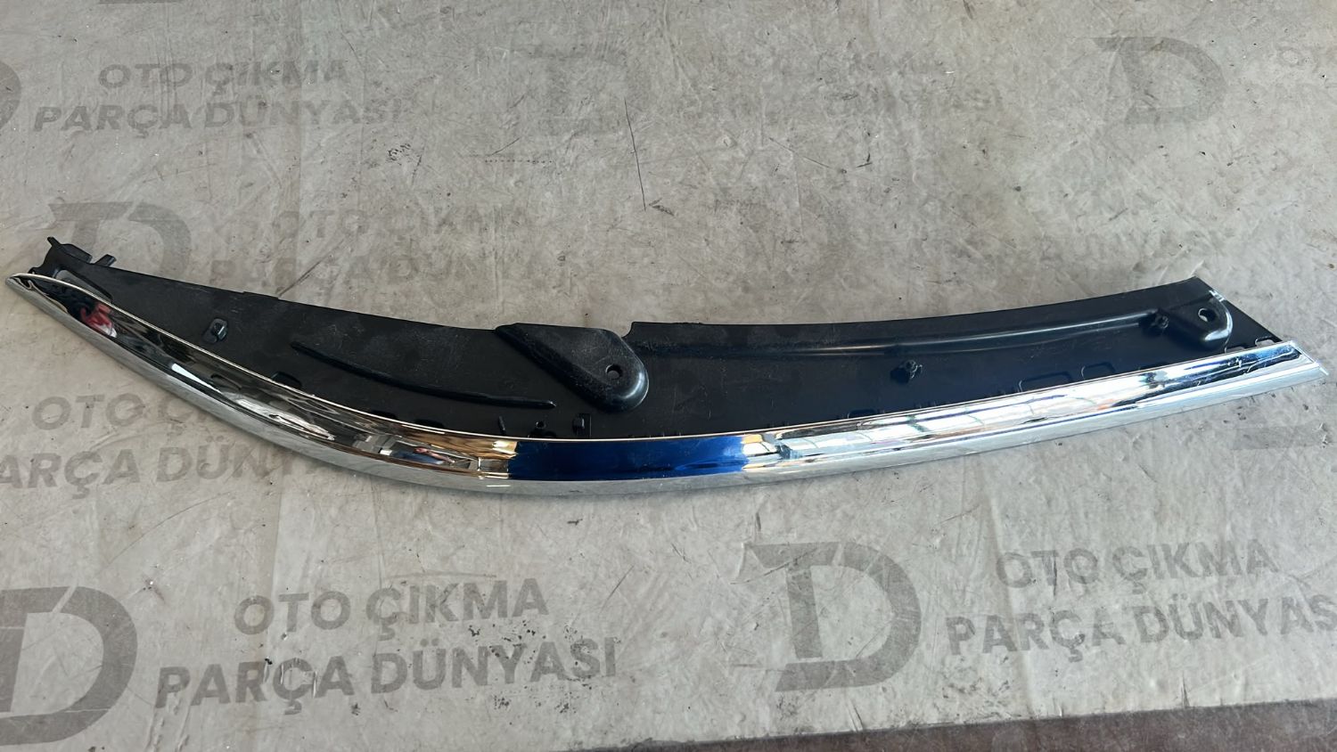 VOLKSWAGEN PASSAT B8-8.5 SA� FAR N�KELAJI KROMLU 2015-2014  YEN� SIFIR